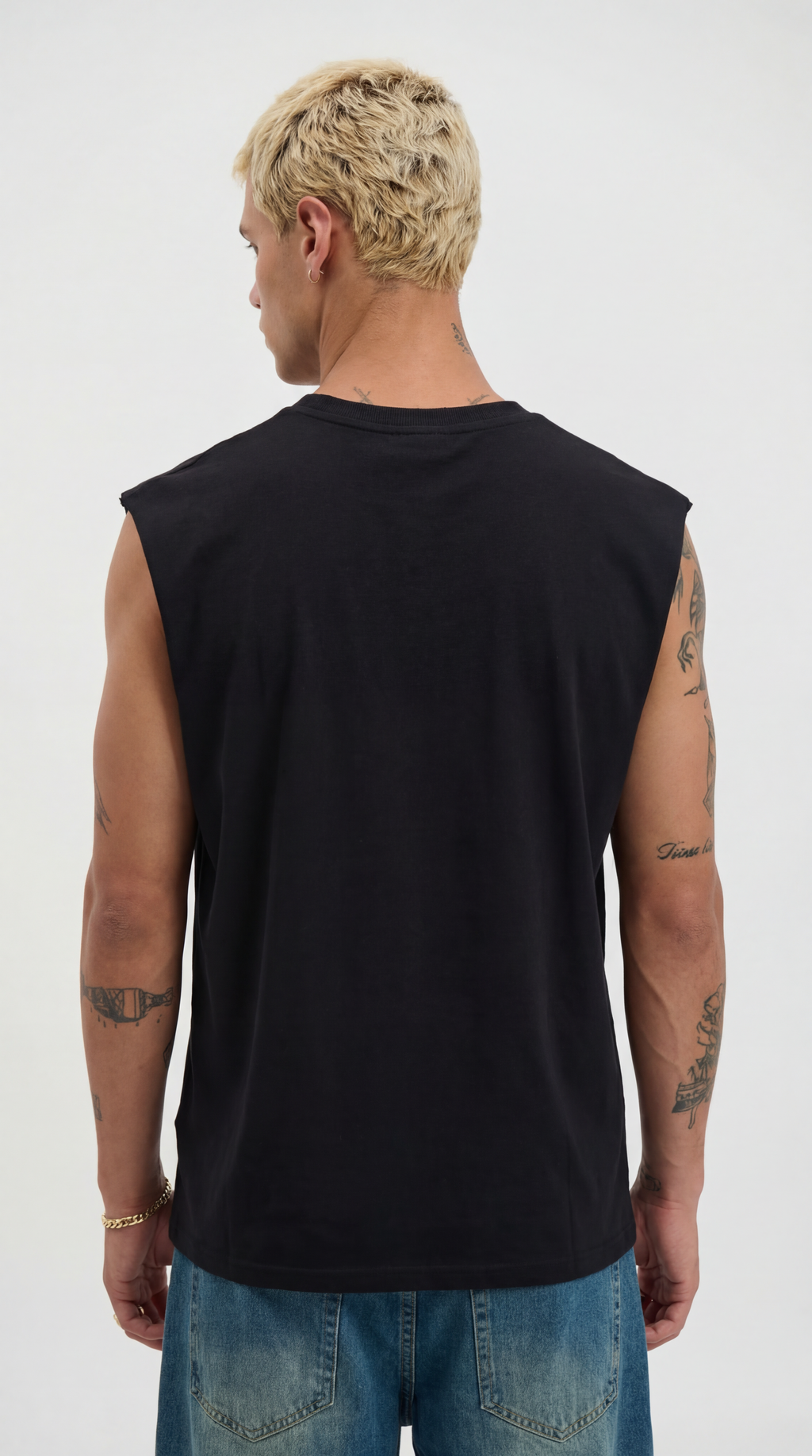 BLACK TANK TEE