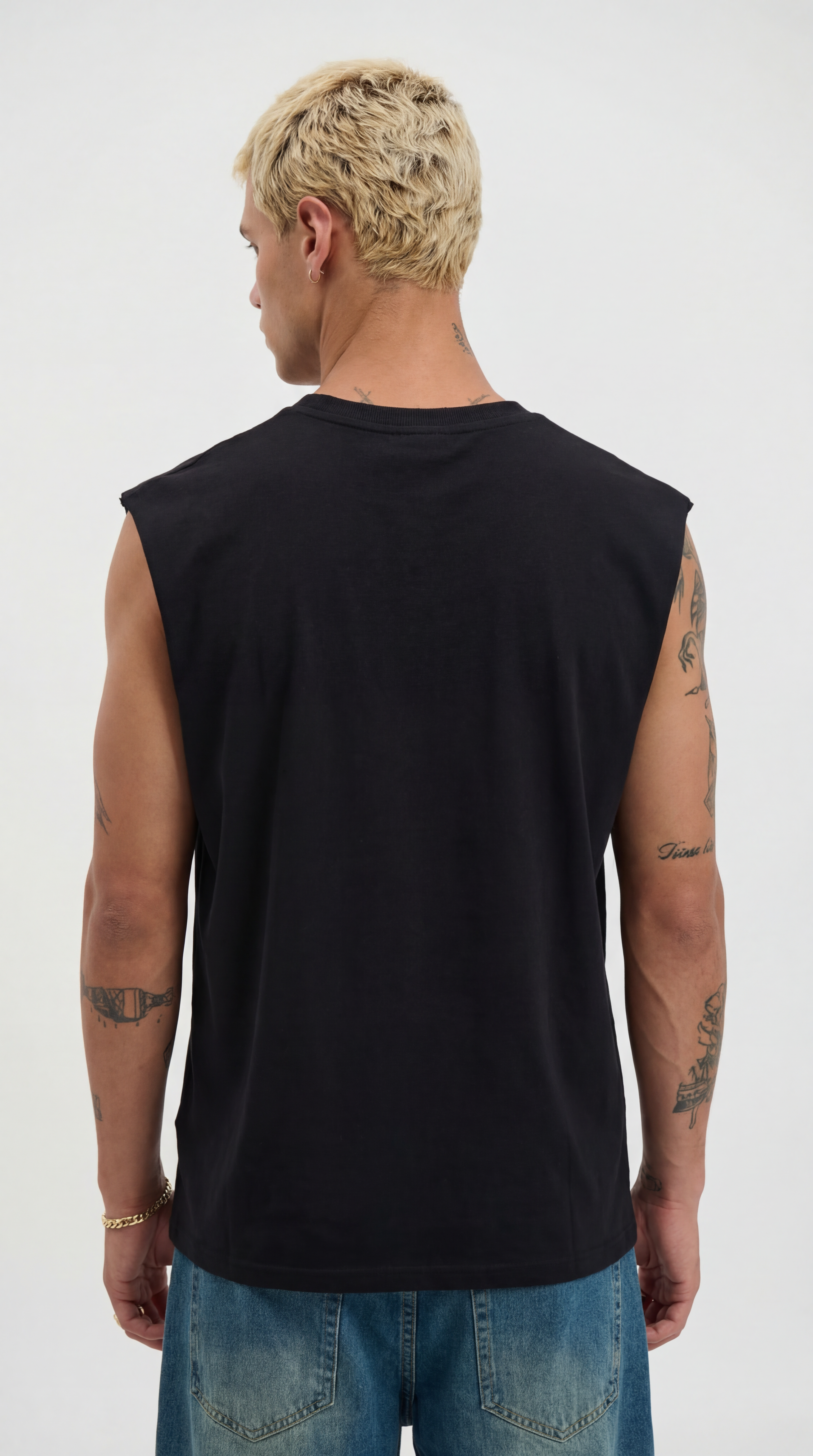 BLACK TANK TEE
