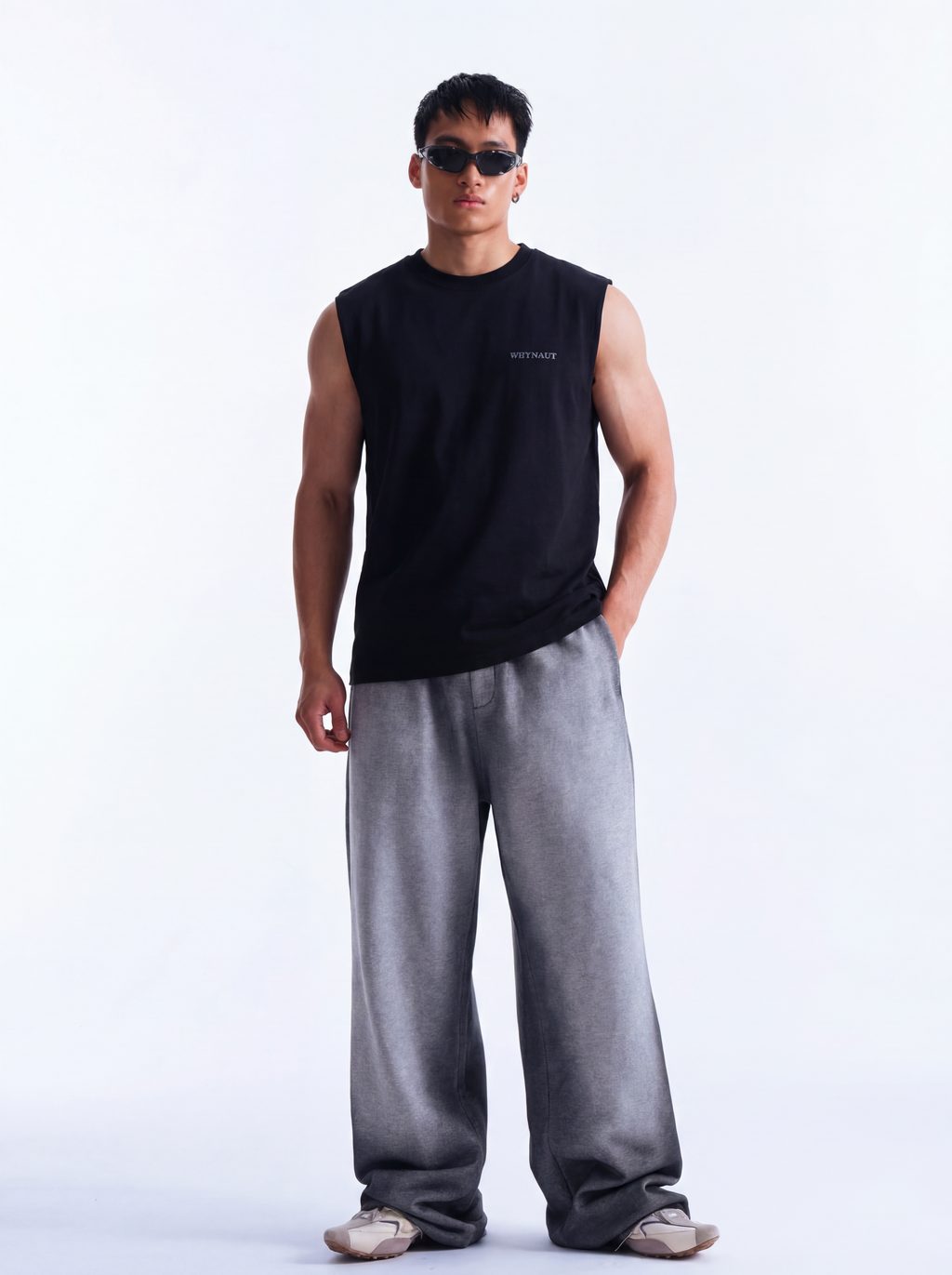 BLACK TANK TEE